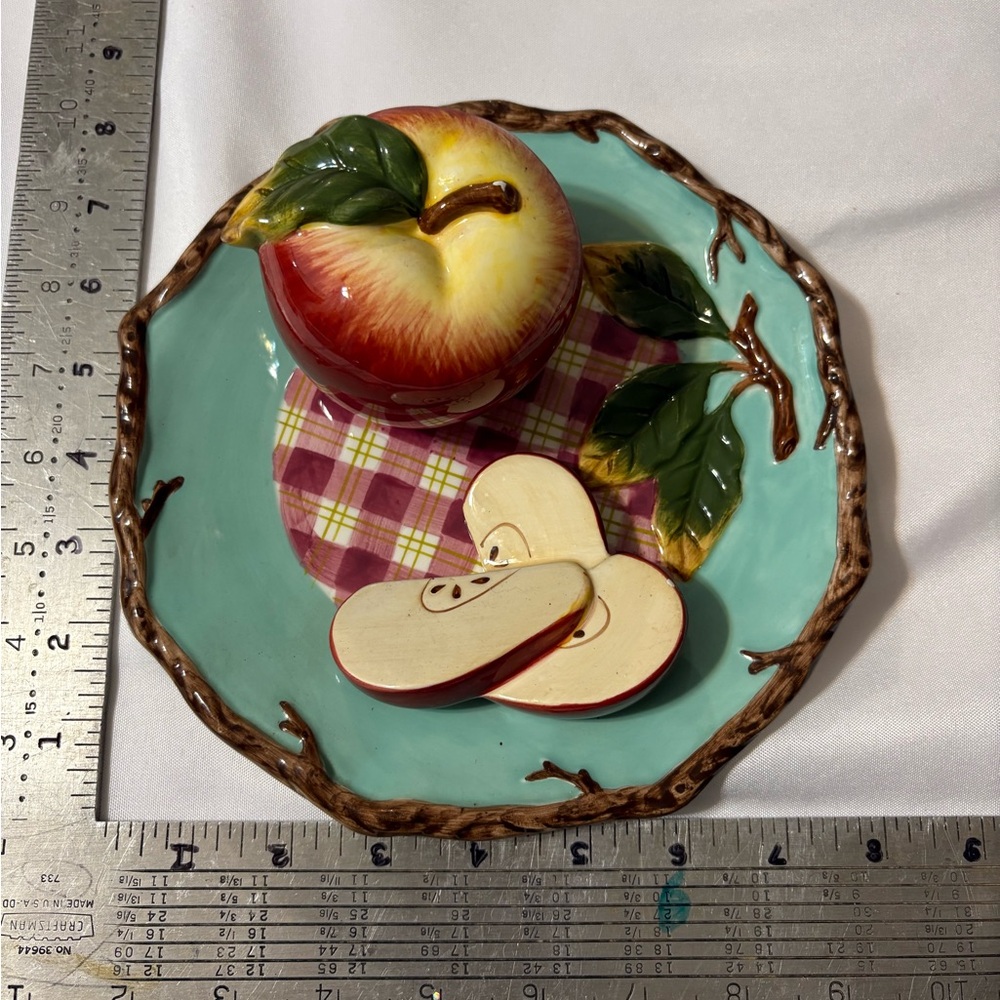 Apples 3D Hand Painted Decorative Plate‎ Blue and Red w/ wall hook